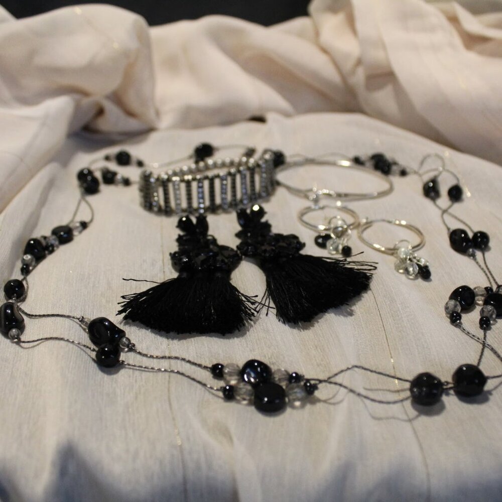 5 piece silver tone jewelry set